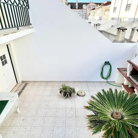 New! - The Surfer Pilot - Baleal 8pax